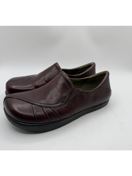 Earth Origins Shoes - Earth Origins Loafers Women Size 5B Leather Plum Preppy Minimalist Work Shoes